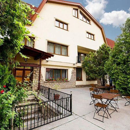 Hôtel Casa Dealul Melcilor à Braşov Extérieur photo