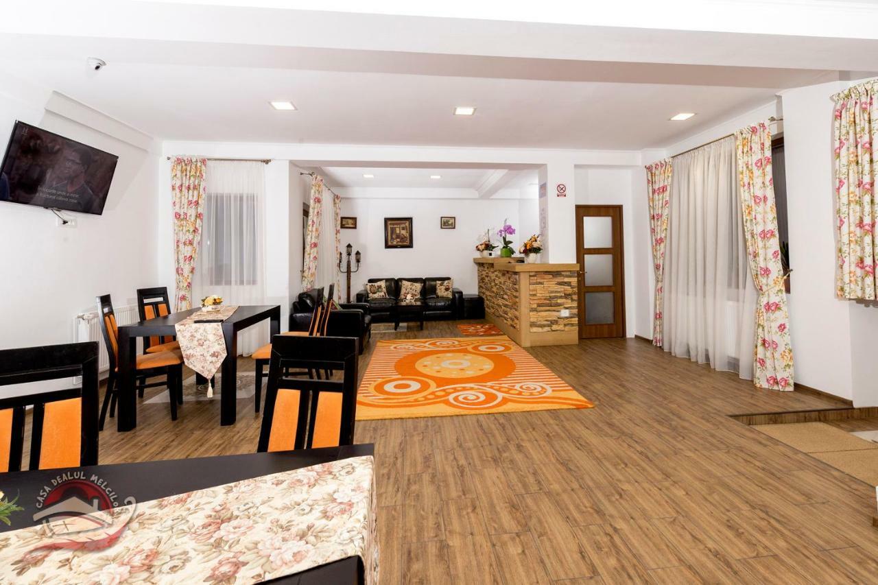 Hôtel Casa Dealul Melcilor à Braşov Extérieur photo
