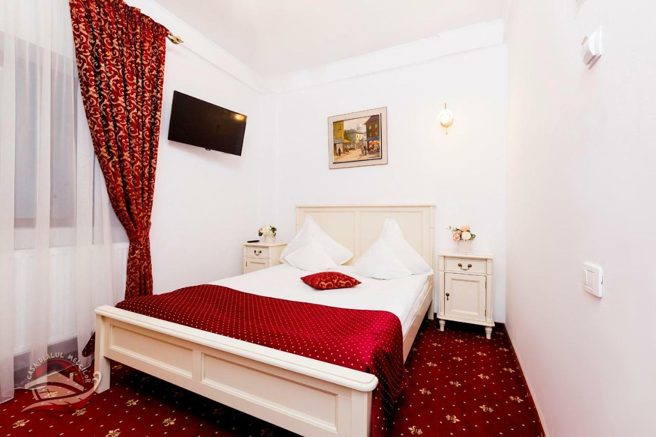 Hôtel Casa Dealul Melcilor à Braşov Extérieur photo