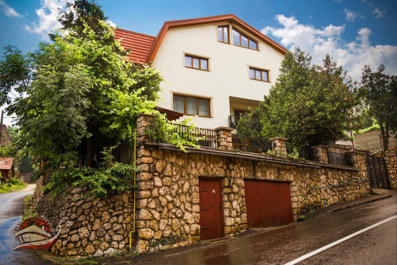 Hôtel Casa Dealul Melcilor à Braşov Extérieur photo