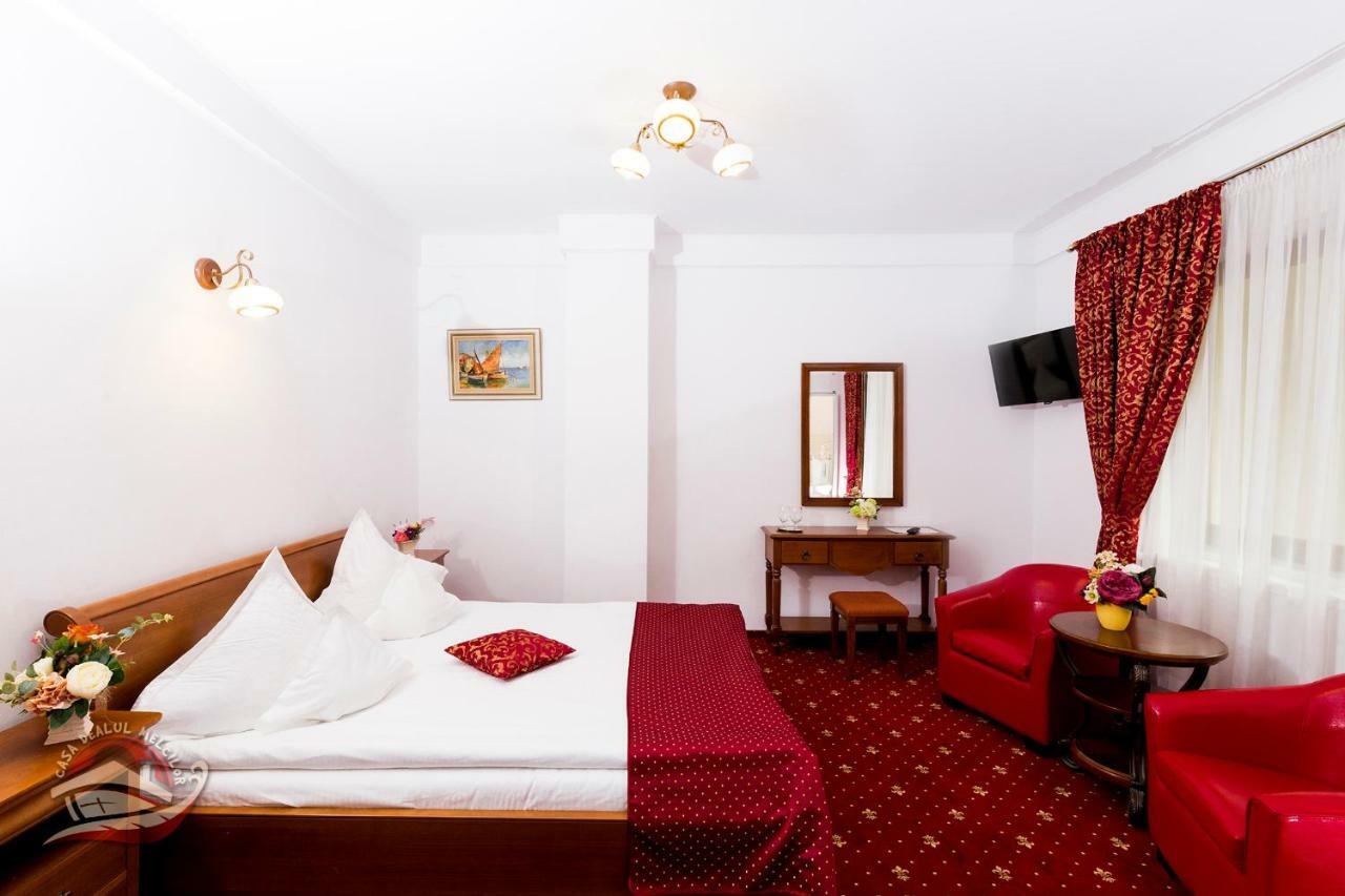 Hôtel Casa Dealul Melcilor à Braşov Extérieur photo