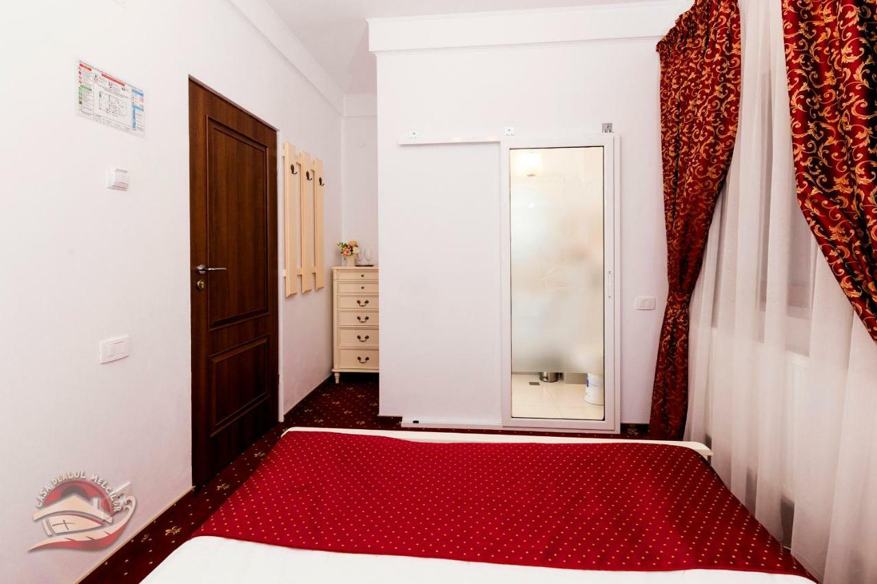 Hôtel Casa Dealul Melcilor à Braşov Extérieur photo
