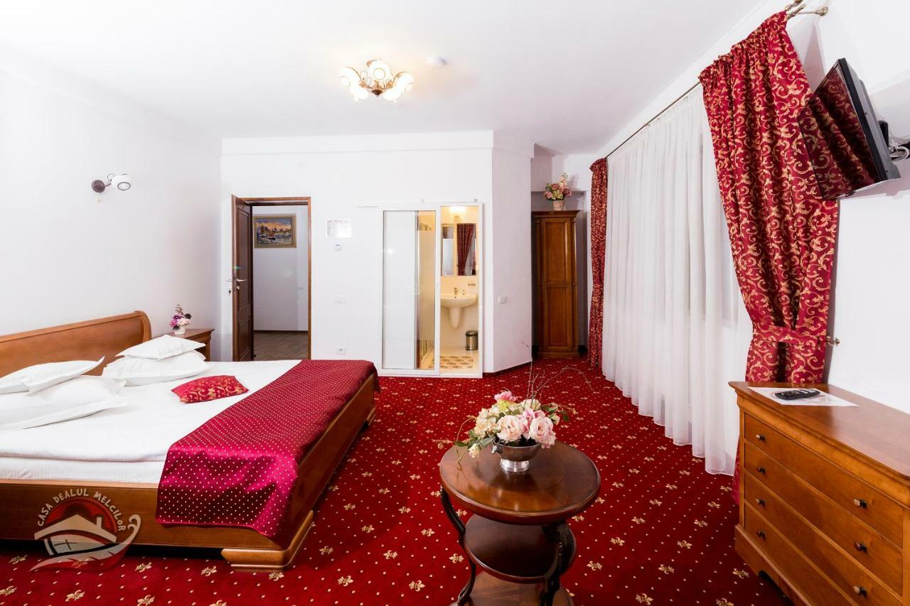 Hôtel Casa Dealul Melcilor à Braşov Extérieur photo