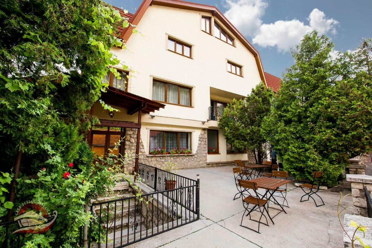 Hôtel Casa Dealul Melcilor à Braşov Extérieur photo